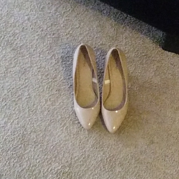 Shoes - Picture 5 of 6